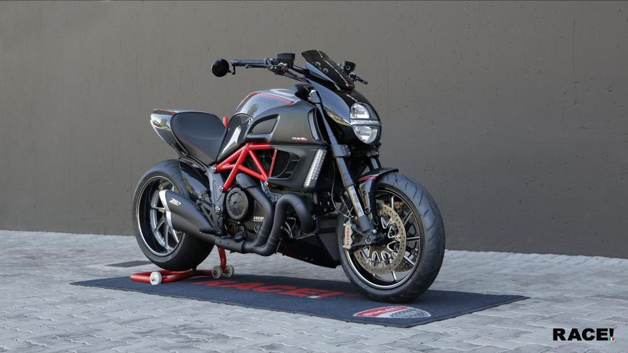 Ducati Diavel Carbon by RACE!